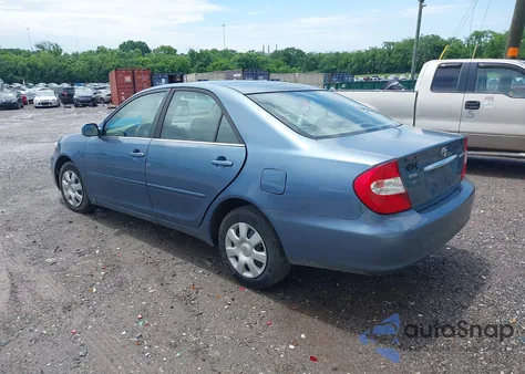 2003 Toyota Camry Le z USA, uszkodzony, nr VIN 4T1BE32K73U677632